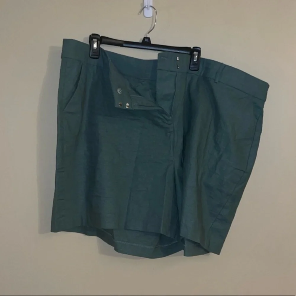 Lane Bryant Women Plus Linen Shorts Size 26
